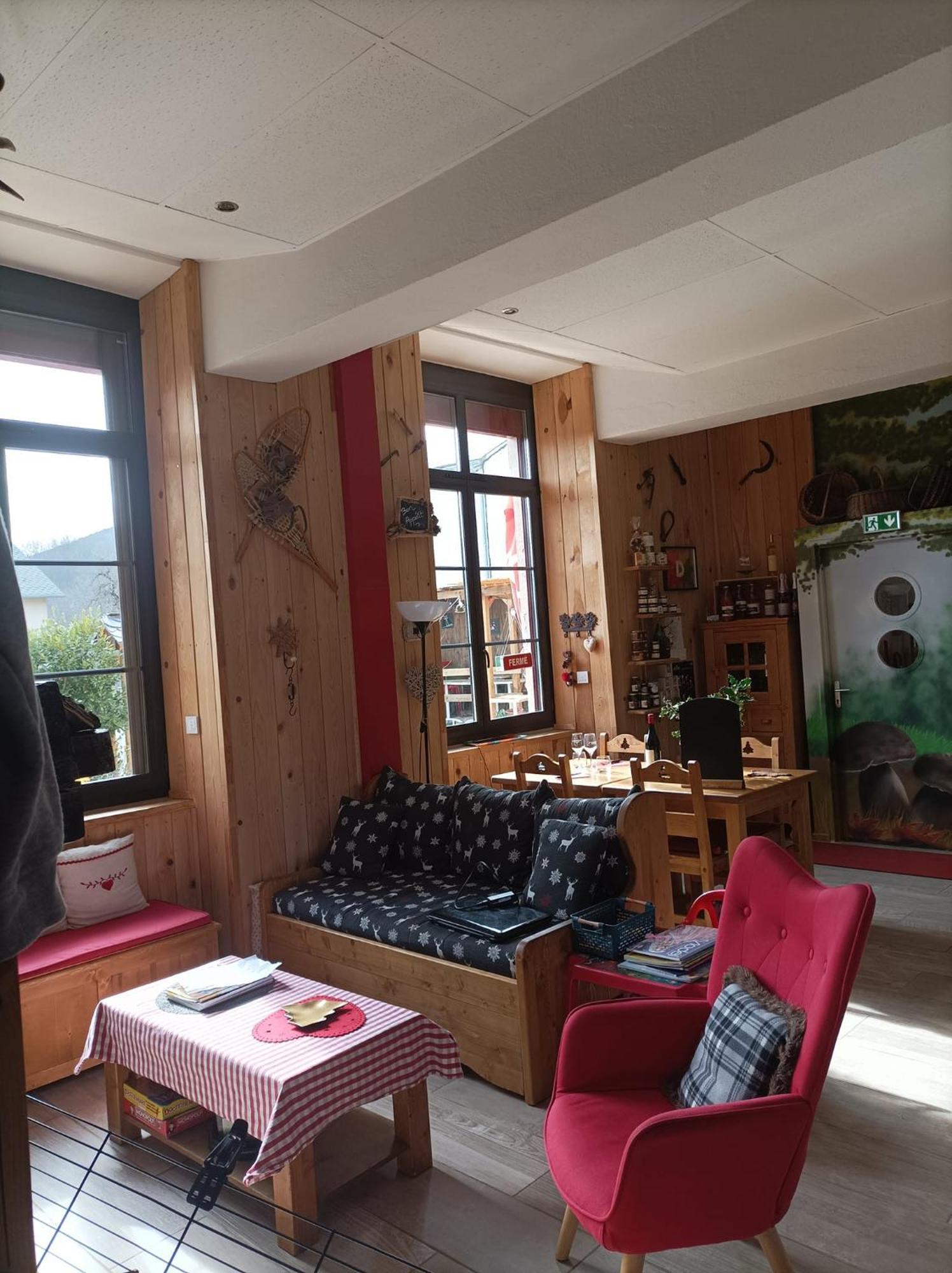 Le Sapin Rouge - Restaurant - Bar - Chambres D'Hotes Artigues  Exterior photo
